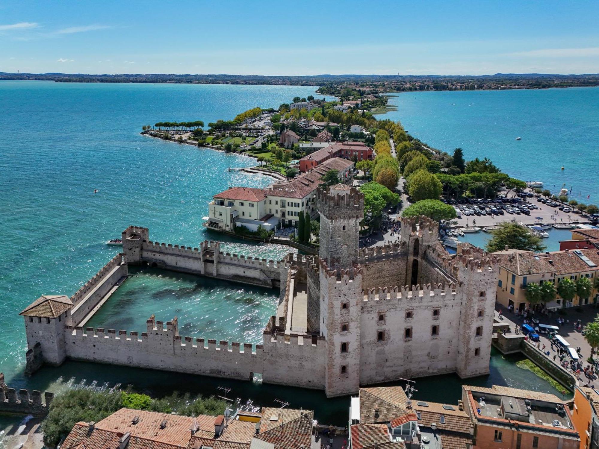 Locanda Carolina Mastino Scala Sirmione Esterno foto
